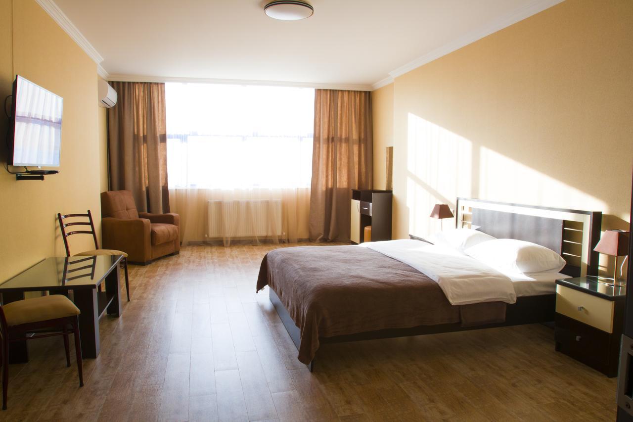 Pirosmani Mini Hotel Батуми Екстериор снимка