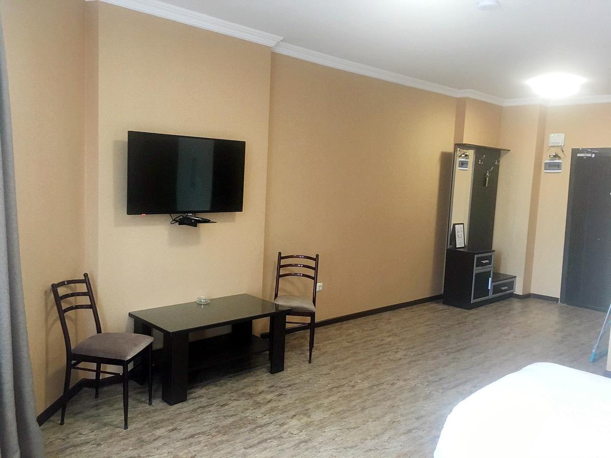 Pirosmani Mini Hotel Батуми Екстериор снимка